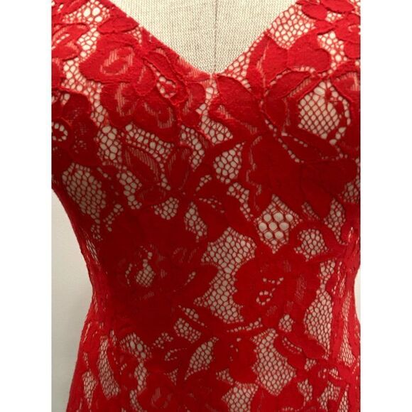 Aqua NWT Off-Shoulder Red Lace Dress Size 0 - Picture 2 of 3